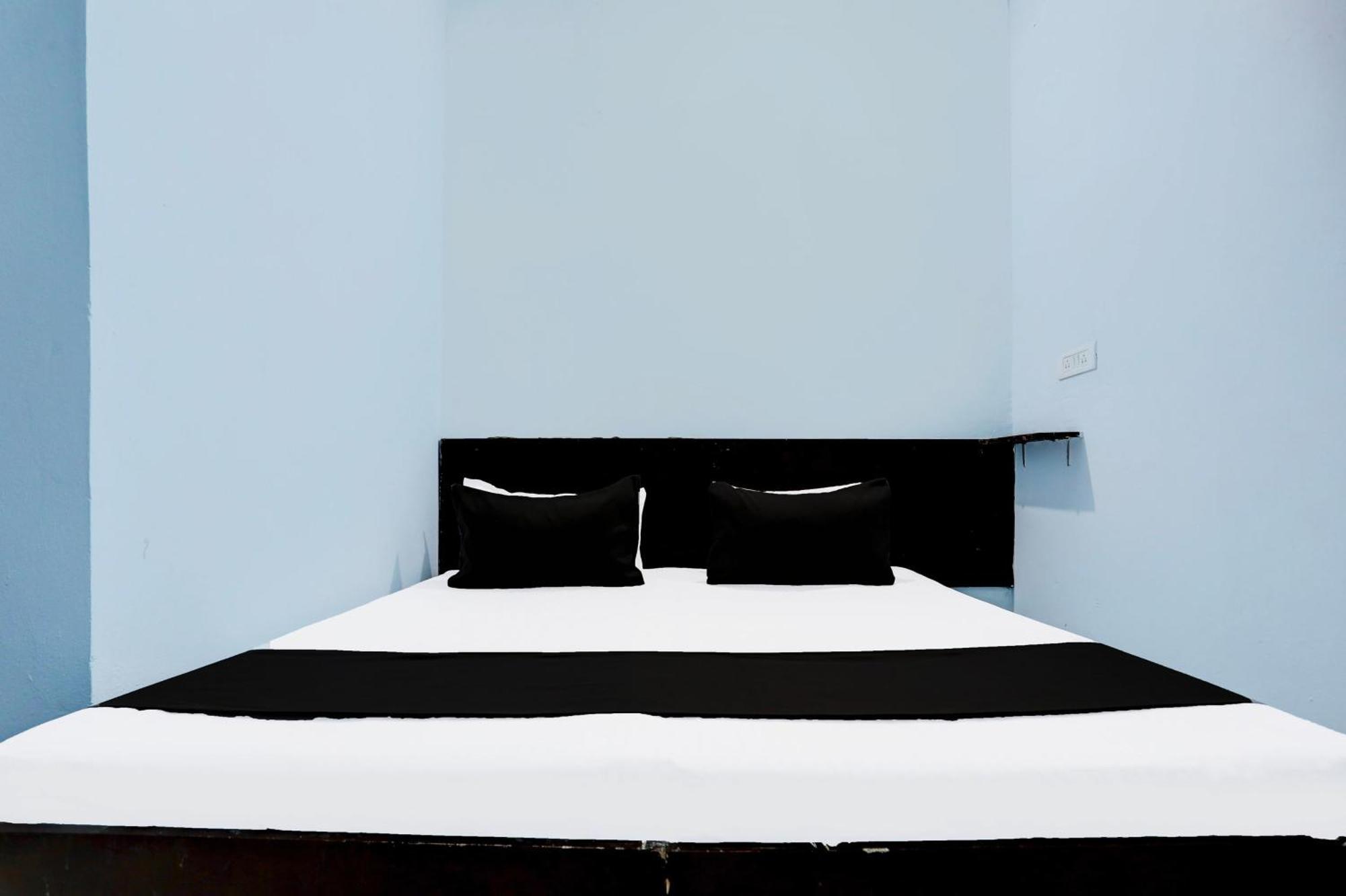 Spot On New Diamond Guest House Rudrapur 外观 照片