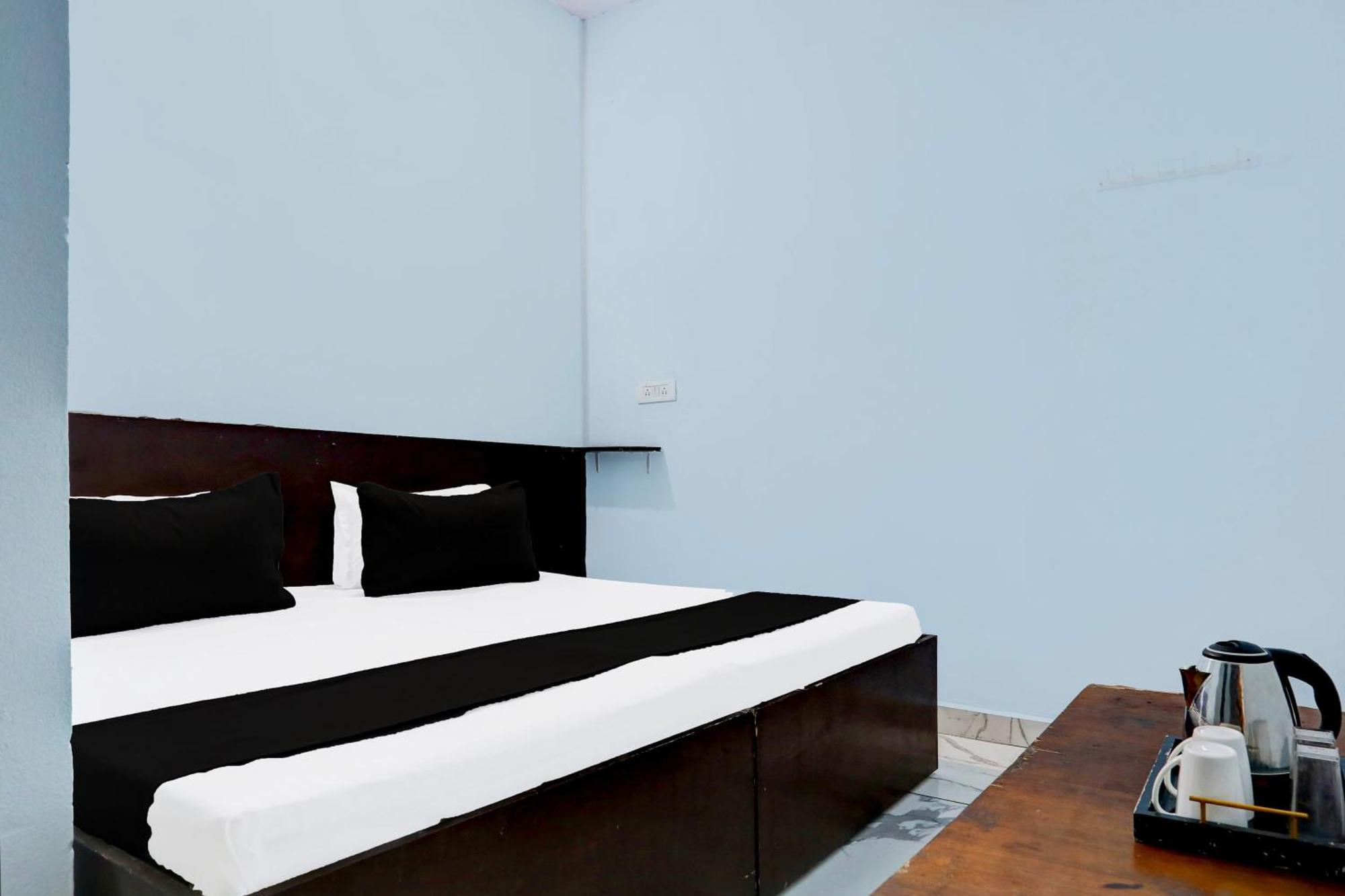 Spot On New Diamond Guest House Rudrapur 外观 照片