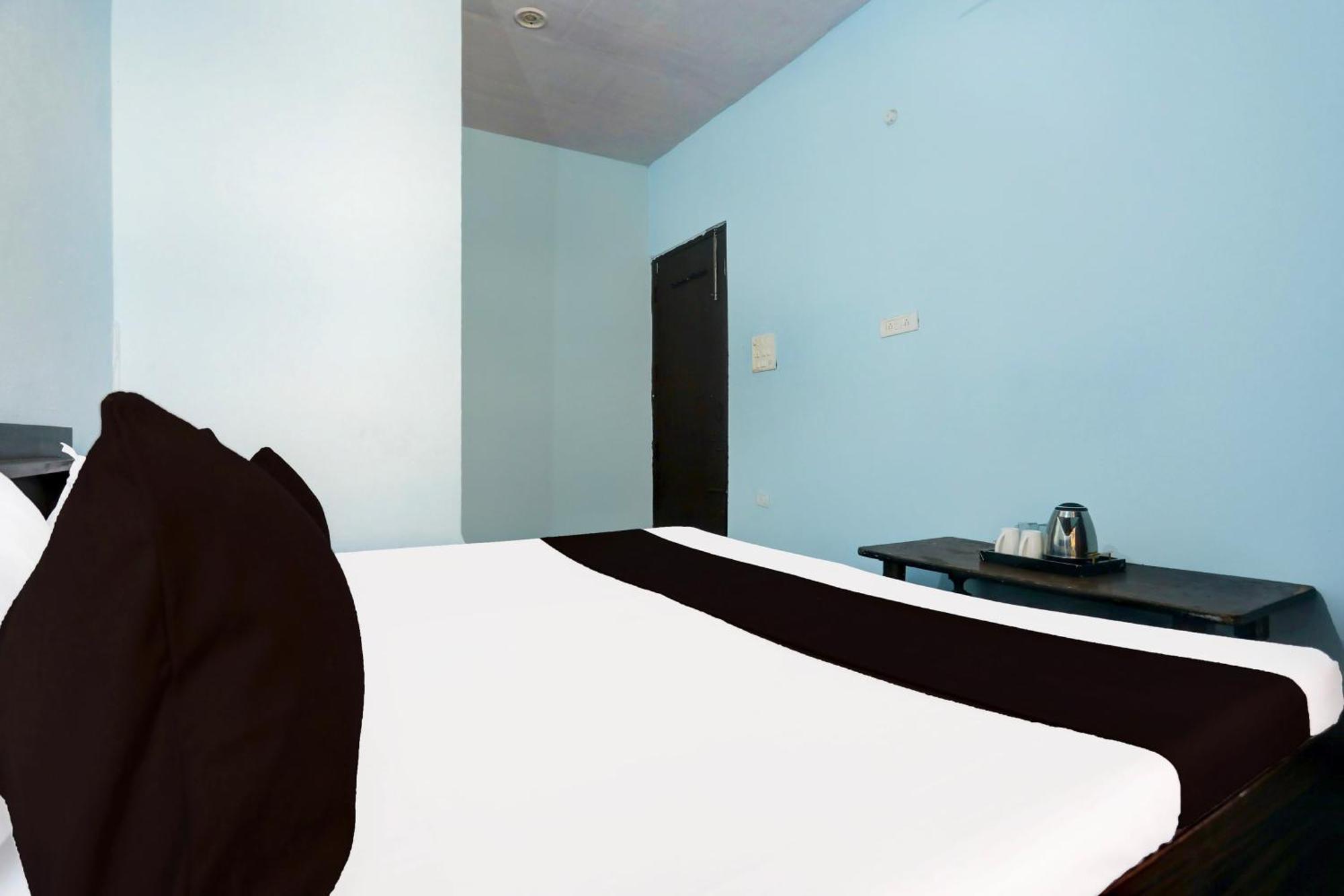 Spot On New Diamond Guest House Rudrapur 外观 照片