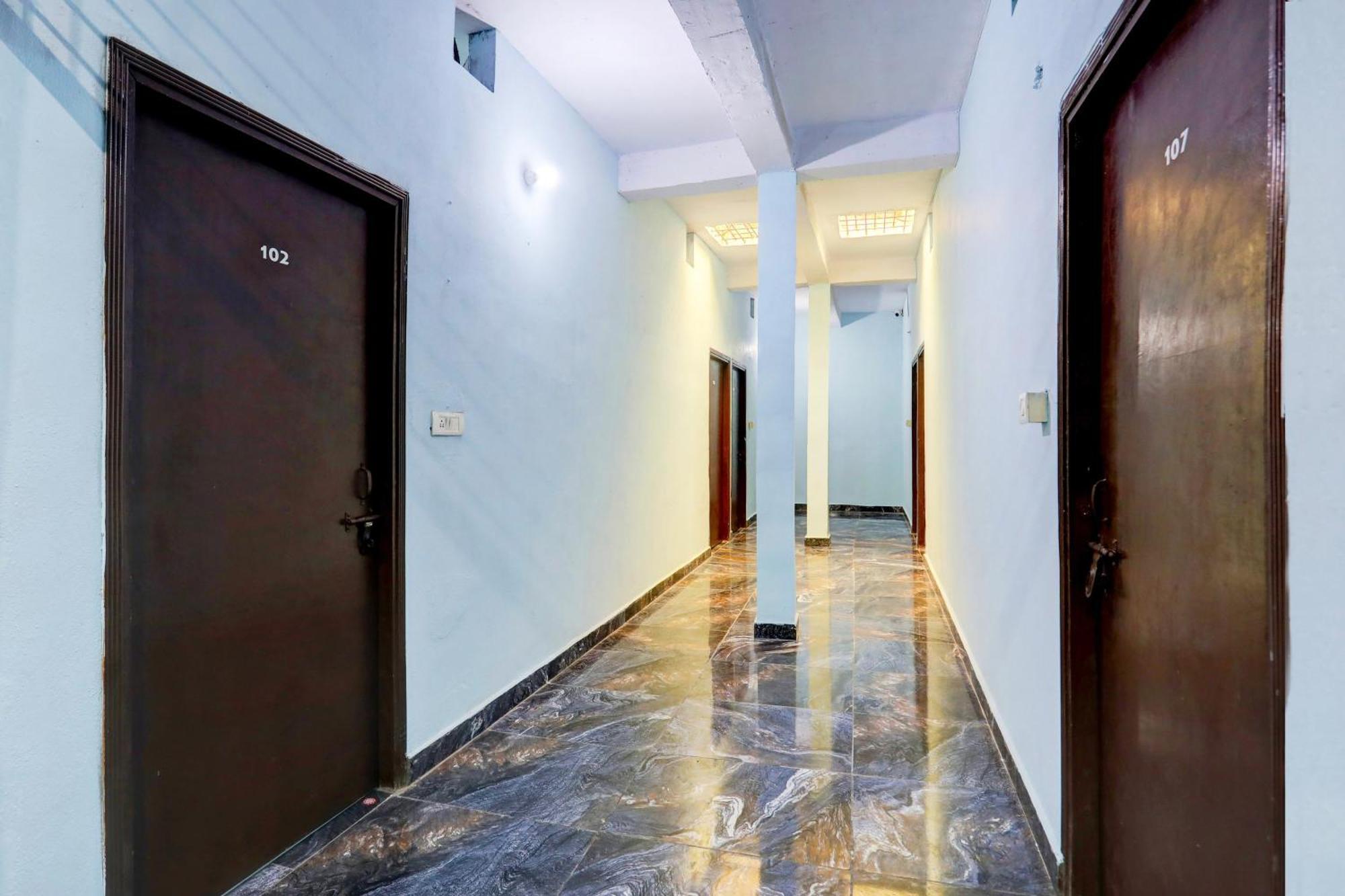 Spot On New Diamond Guest House Rudrapur 外观 照片